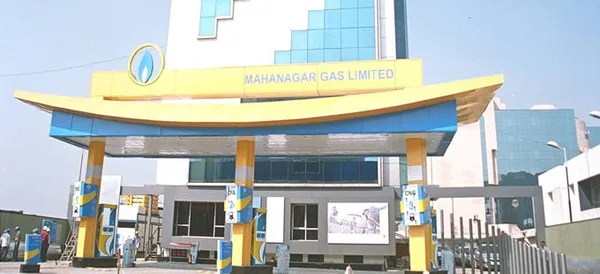Now refuel your CNG tanks cashless with FreeCharge at MGL pumps
