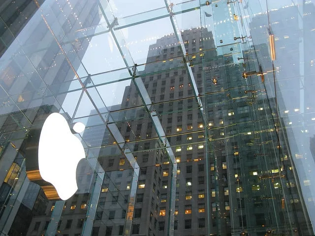 Apple beats Samsung and Google as top IT Vendor in 2016