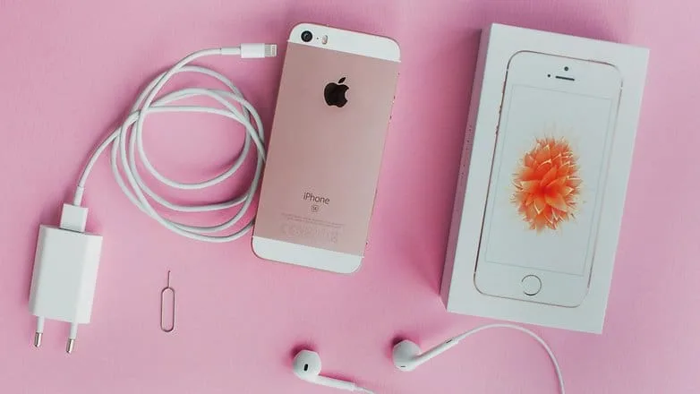 Apple Sticks to Making iPhone SE model @Bengaluru Plant