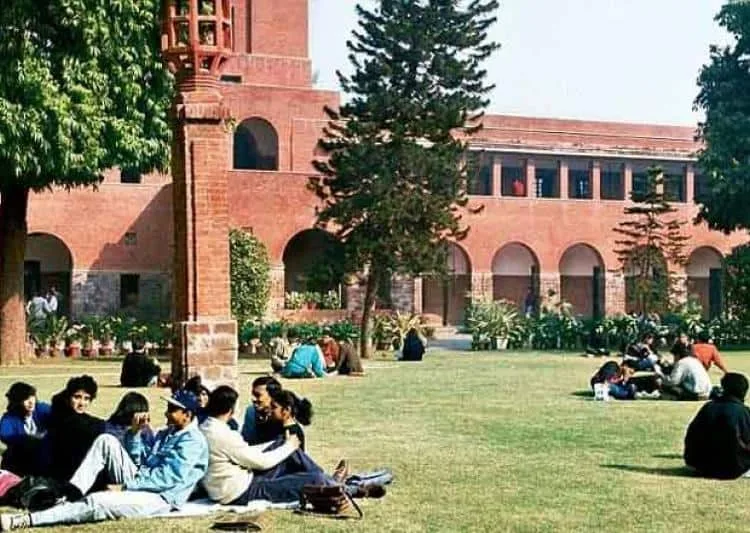 PhD from DU? Well! you just have to be a Zero