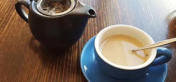 International Tea Day: A Cup of Business Conversations